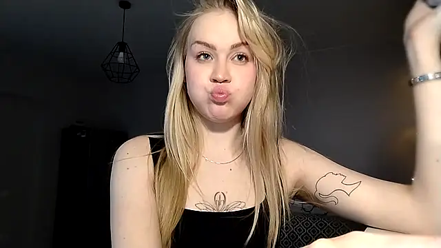 LunaPeony online show from 9, 4, 2026