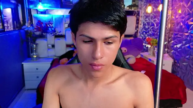 StormLuxX online show from 4, 3, 2026