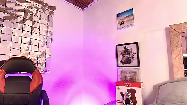 Snapshot of ElenaLauren chatting on 25, 4, 2026 ElenaLauren online show from 25, 4, 2026