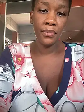 Snapshot of GiantClithpee chatting on 12, 12, 2024 GiantClithpee online show from 12, 12, 2024