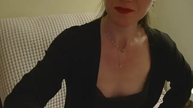 Snapshot of AuroraAG chatting on 7, 5, 2026 AuroraAG online show from 7, 5, 2026
