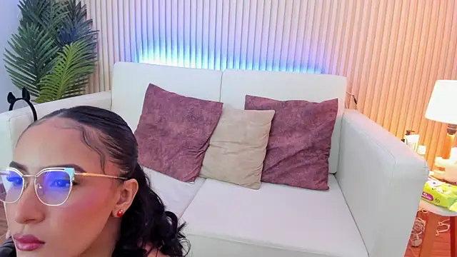 Samantha luv  online show from 16, 12, 2025