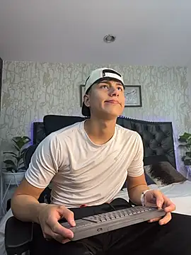 Snapshot of Lander_Cruz chatting on 27, 4, 2026 Lander Cruz online show from 27, 4, 2026