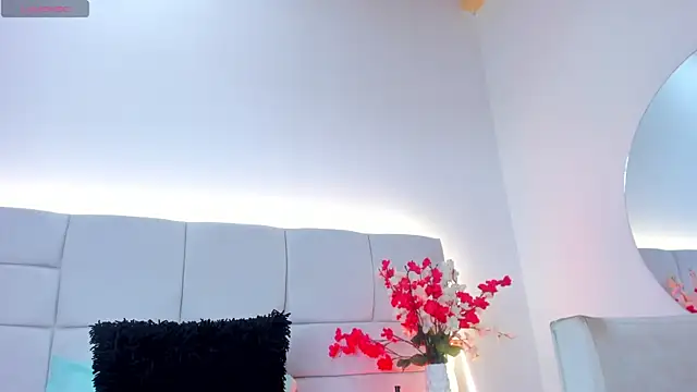 MajoLinares online show from 6, 4, 2026