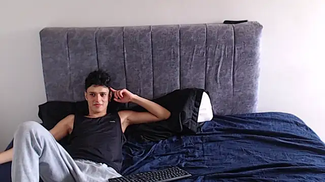 Snapshot of hottie_couplee chatting on 20, 5, 2026 hottie couplee online show from 20, 5, 2026