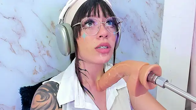 Snapshot of sofia_shadow_ chatting on 2, 8, 2026 sofia shadow online show from 2, 8, 2026