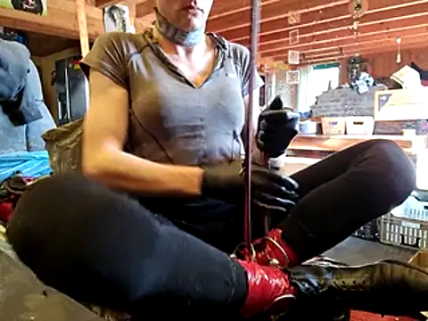Snapshot of laaralatexxa_BDSM chatting on 26, 3, 2026 laaralatexxa BDSM online show from 26, 3, 2026