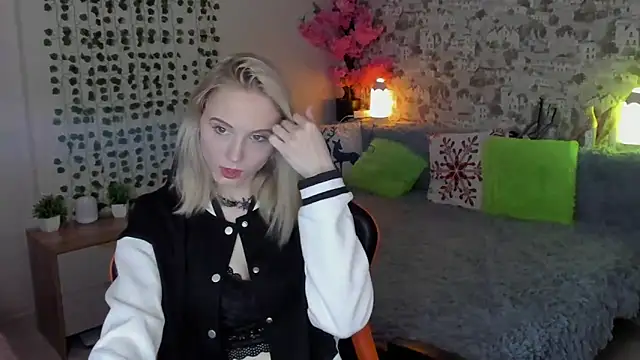 Snapshot of Gina_Gina_love chatting on 8, 5, 2026 Gina Gina love online show from 8, 5, 2026