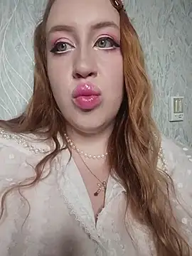 Snapshot of ElonaFox chatting on 5, 12, 2025 ElonaFox online show from 5, 12, 2025