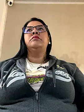 Snapshot of Carameloswing1 chatting on 11, 1, 2026 Carameloswing1 online show from 11, 1, 2026