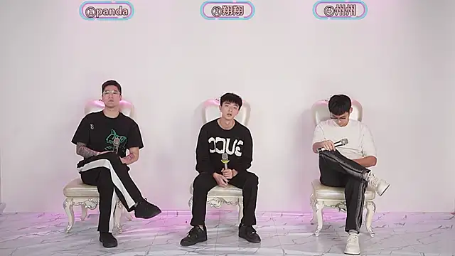 Snapshot of OUBA-boy chatting on 3, 12, 2025 OUBA-boy online show from 3, 12, 2025