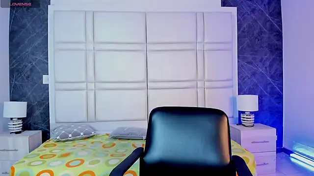 Snapshot of TiffanyHoustton chatting on 23, 4, 2026 TiffanyHoustton online show from 23, 4, 2026