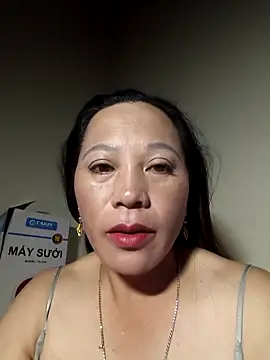 Snapshot of Y-eahi chatting on 3, 12, 2025 Y-eahi online show from 3, 12, 2025