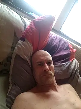 Snapshot of MR_P_Solo_Bassbitch chatting on 14, 4, 2026 MR P Solo Bassbitch online show from 14, 4, 2026