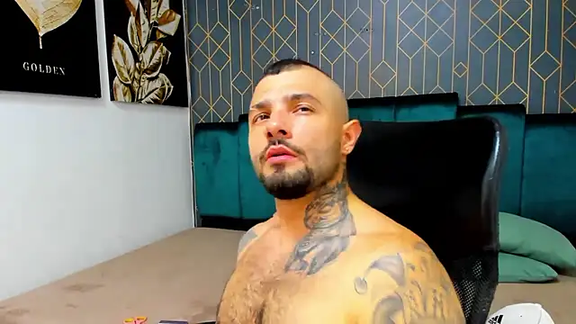 Snapshot of lucky_smith1 chatting on 15, 12, 2025 lucky smith1 online show from 15, 12, 2025