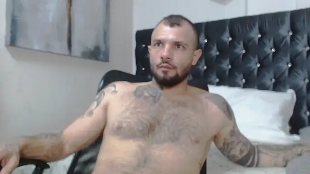 Snapshot of lucky_smith1 chatting on 5, 1, 2026 lucky smith1 online show from 5, 1, 2026