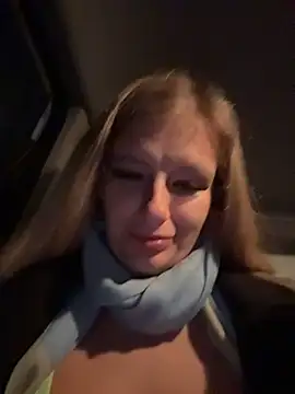 Snapshot of Betsy chatting on 1, 2, 2026 Betsy online show from 1, 2, 2026