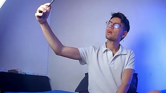 Snapshot of nicolatinboy chatting on 11, 2, 2026 nicolatinboy online show from 11, 2, 2026