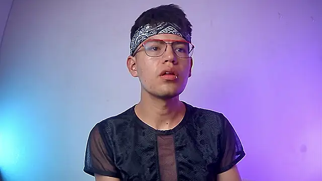 Snapshot of nicolatinboy chatting on 28, 2, 2026 nicolatinboy online show from 28, 2, 2026