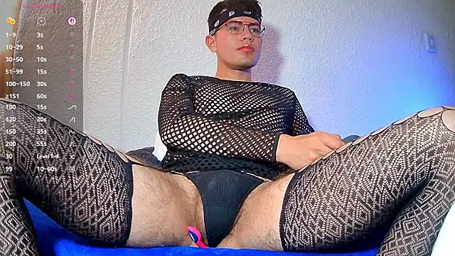 Snapshot of nicolatinboy chatting on 6, 5, 2026 nicolatinboy online show from 6, 5, 2026