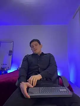 Snapshot of williamsmiiths16 chatting on 22, 4, 2026 williamsmiiths16 online show from 22, 4, 2026