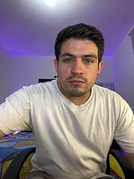 Snapshot of williamsmiiths16 chatting on 5, 5, 2026 williamsmiiths16 online show from 5, 5, 2026