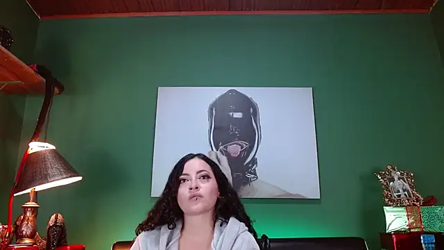 Snapshot of LunaTikka chatting on 20, 12, 2025 LunaTikka online show from 20, 12, 2025