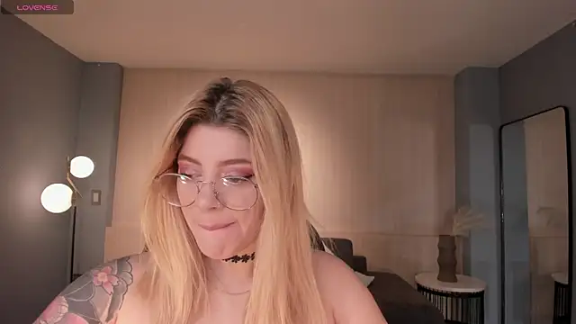 MadisonKane online show from 19, 4, 2026