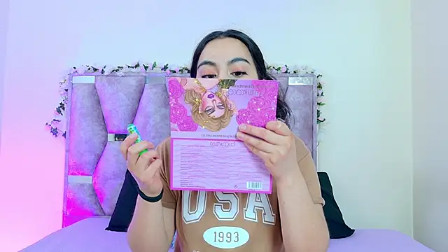 Snapshot of iris_and_damian chatting on 15, 4, 2026 iris and damian online show from 15, 4, 2026