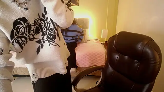 Eros Nyx  online show from 16, 12, 2025