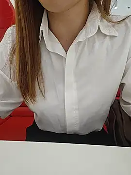 Snapshot of Baby-Linh chatting on 27, 7, 2026 Baby-Linh online show from 27, 7, 2026