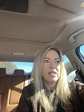 Snapshot of sinfulsara chatting on 16, 12, 2025 sinfulsara online show from 16, 12, 2025