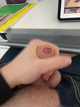 hannes256102 online show from 4, 2, 2026