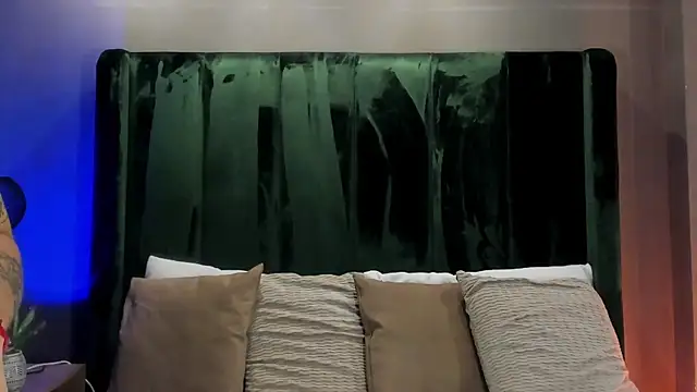 TaniaRedd  online show from 27, 2, 2026