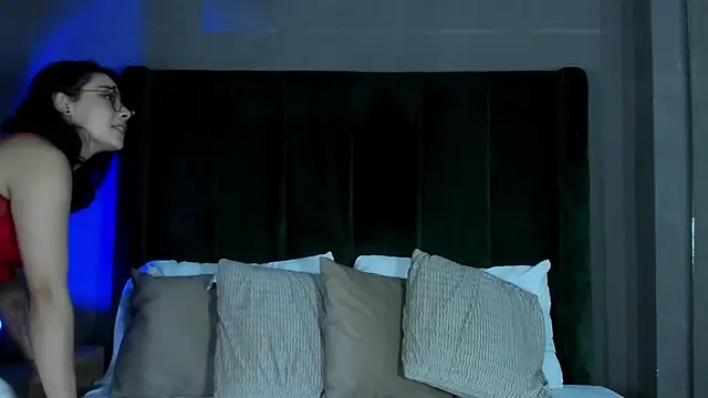 TaniaRedd  online show from 3, 3, 2026