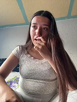 Snapshot of Alix_Rousses21 chatting on 10, 1, 2026 Alix Rousses21 online show from 10, 1, 2026