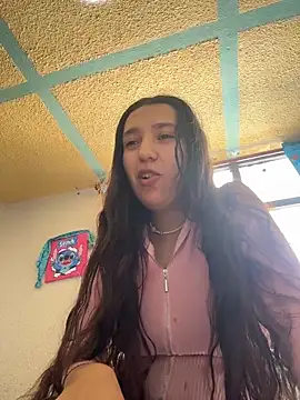 Snapshot of Alix_Rousses21 chatting on 13, 3, 2026 Alix Rousses21 online show from 13, 3, 2026