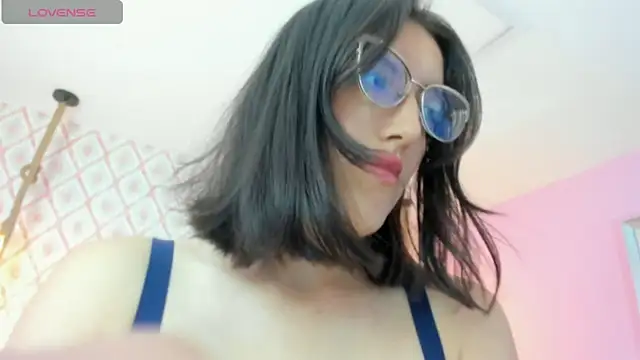 Snapshot of VENUSGREYS1 chatting on 13, 2, 2026 VENUSGREYS1 online show from 13, 2, 2026