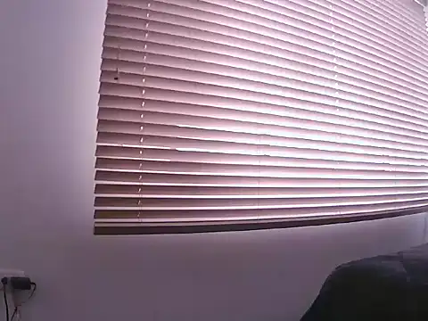 Fernanda andrew online show from 15, 4, 2026