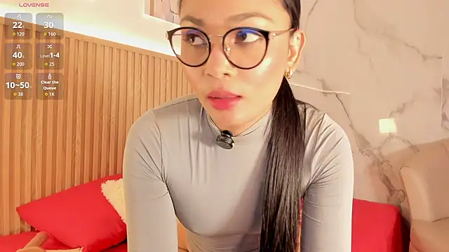 Mia mystic  online show from 5, 1, 2026