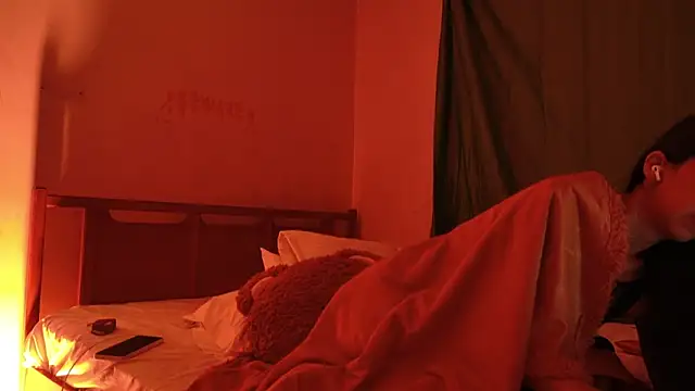 MoonLipsON- online show from 19, 3, 2026