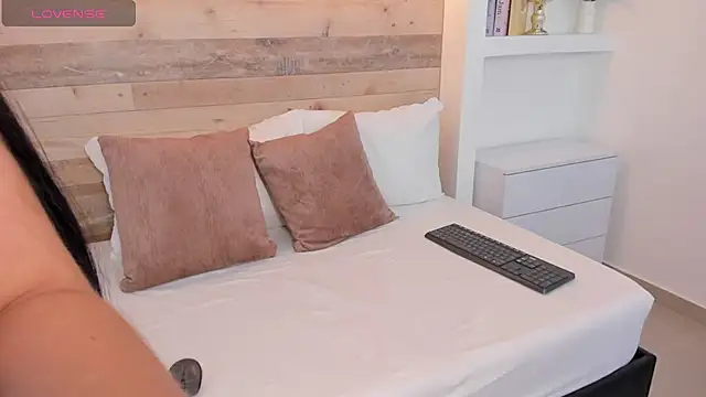 orihime bunny online show from 18, 12, 2025