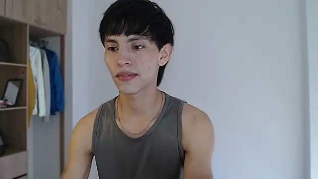 Snapshot of andrew_courtzz chatting on 4, 3, 2026 andrew courtzz online show from 4, 3, 2026