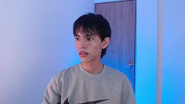 Snapshot of andrew_courtzz chatting on 21, 5, 2026 andrew courtzz online show from 21, 5, 2026