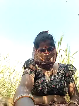 Ponam sexy online show from 25, 2, 2026