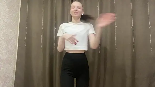 Cleonoth2o online show from 9, 4, 2026