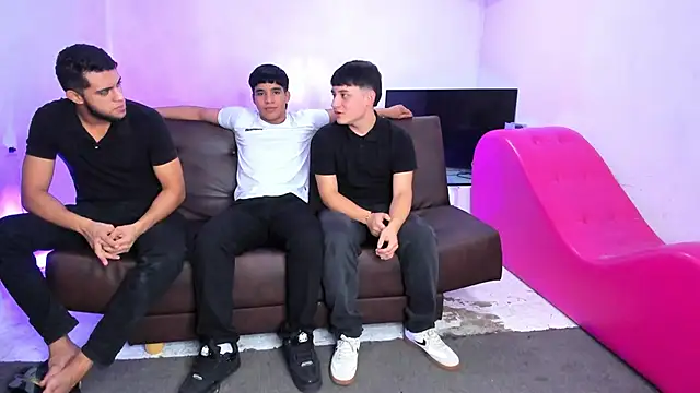 HotThreesoome online show from 25, 2, 2026