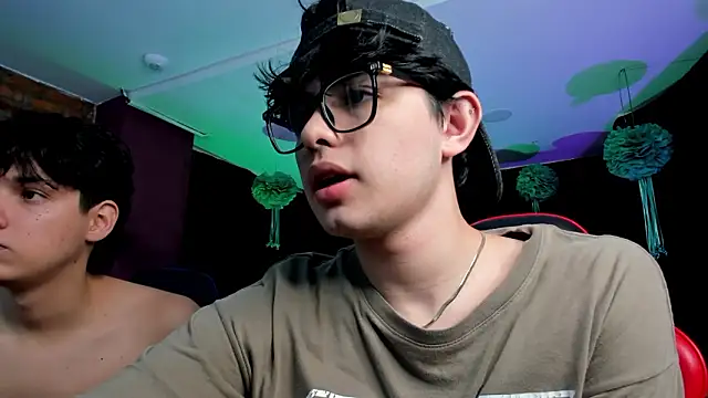 HotThreesoome online show from 18, 3, 2026