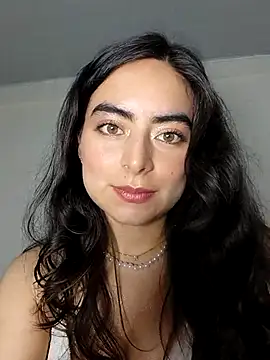 Snapshot of saasha_Petit chatting on 24, 2, 2026 saasha Petit online show from 24, 2, 2026