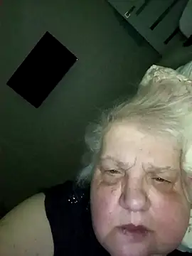 Snapshot of HapinessLovee chatting on 2, 4, 2026 HapinessLovee online show from 2, 4, 2026